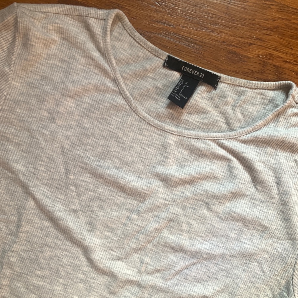 Crop top - Picture 2 of 2